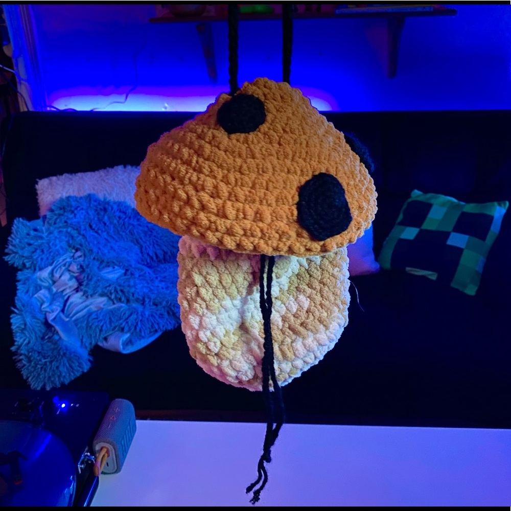 Bumblebee 🐝 mushroom🍄 bag
